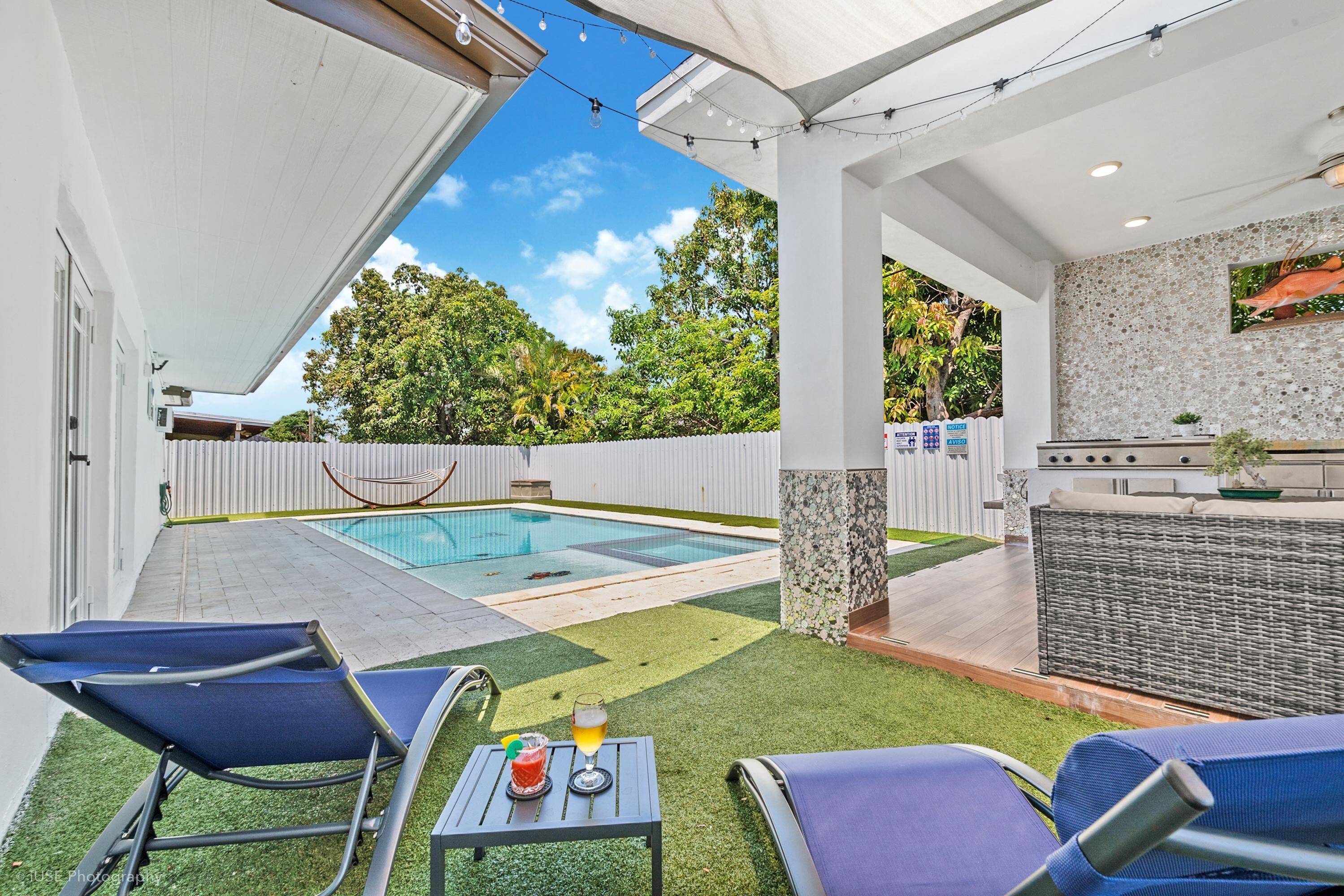Perfect Location House in Miami with Pool & Jacuzzi