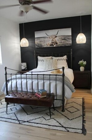 1 bedroom, in-room safe, iron/ironing board, free WiFi