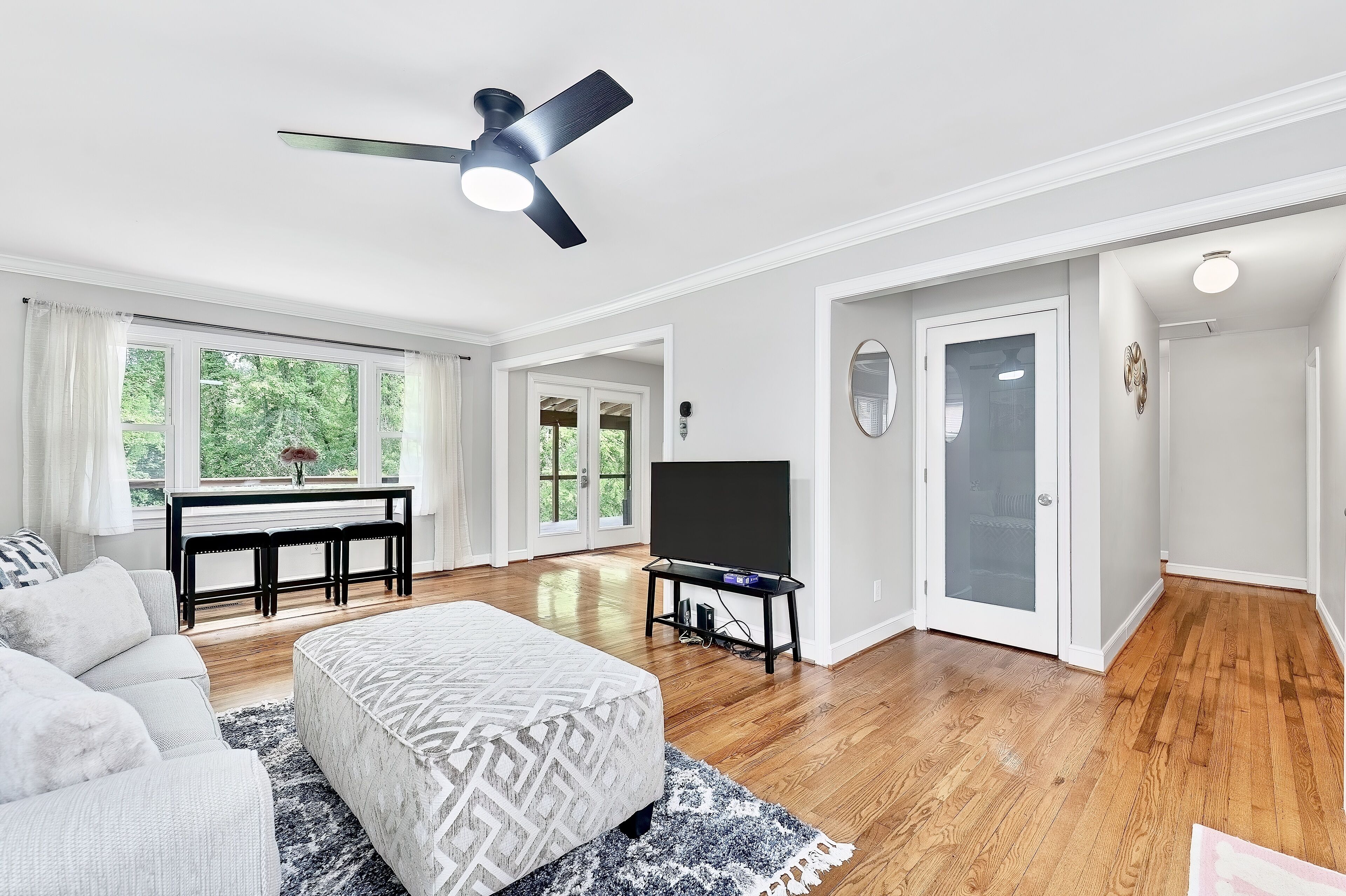 Private Fayetteville Getaway Minutes to Downtown!