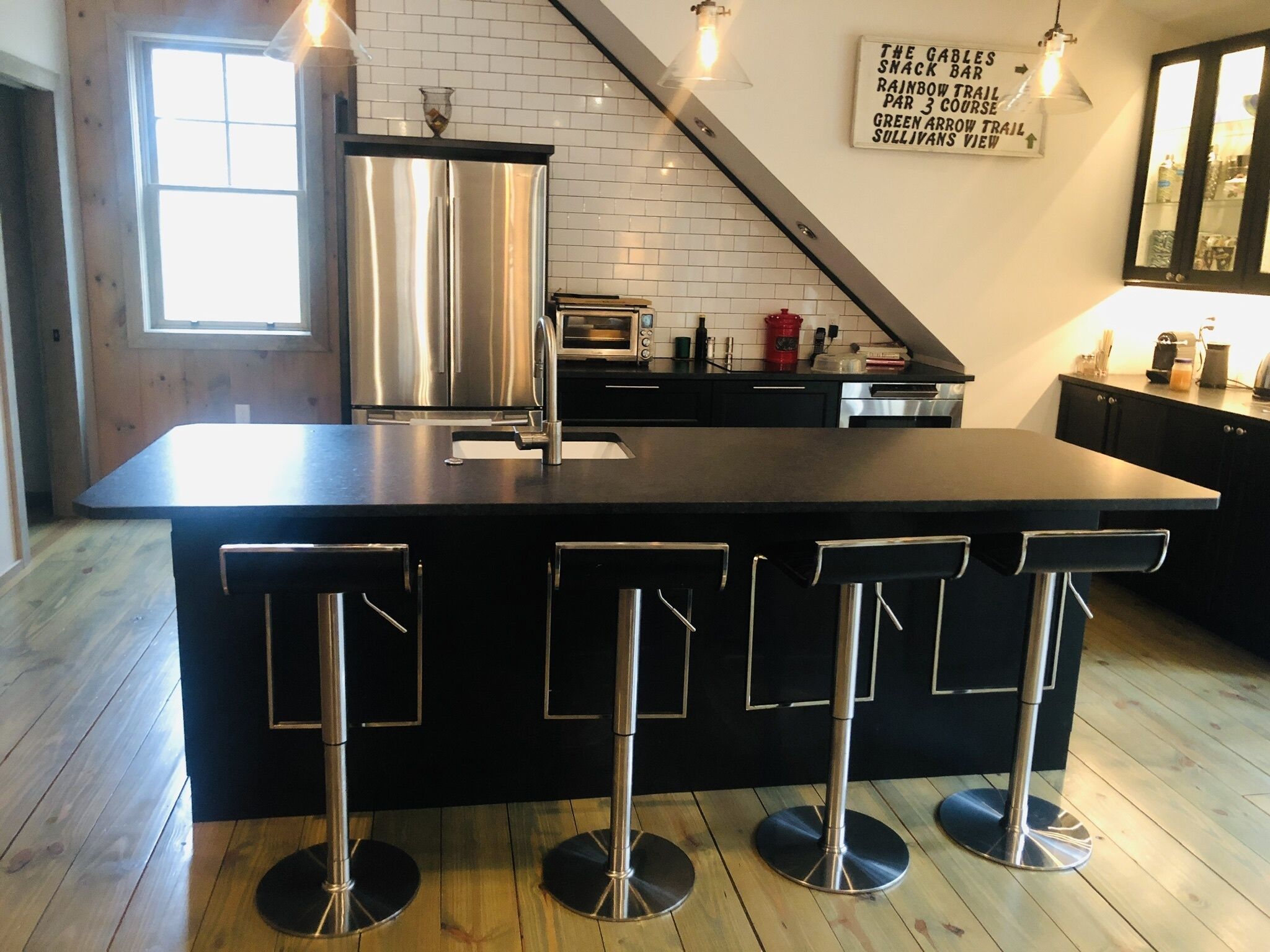 Mountain Modern - Unique and Hip Living Space