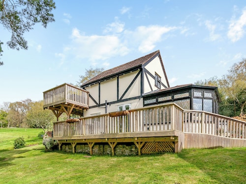 1 bedroom accommodation in Cross in Hand, near Heathfield