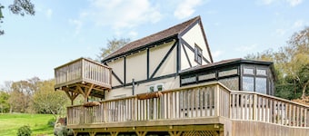 1 bedroom accommodation in Cross in Hand, near Heathfield