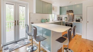 Dishwasher - 1 bedroom accommodation in Cross in Hand, near Heathfield (Cross in Hand, near Heathfield)