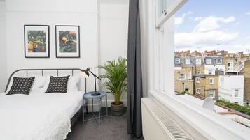 3 bedrooms, blackout curtains, iron/ironing board, free WiFi