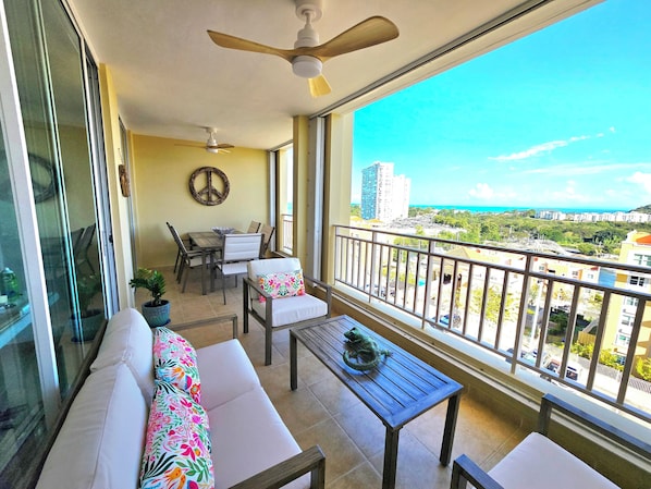 Outdoor dining - Airy Ocean View Corner Condo at Peña Mar Ocean Club (Fajardo)