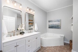 Unclassified image, 5 of 21, button