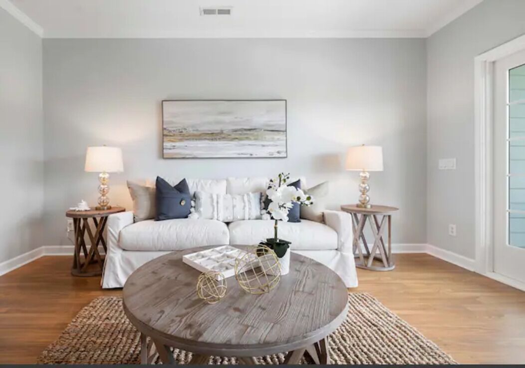 Charleston’s Folly! - King Suite, Pool, Balcony, Walk to Center St!