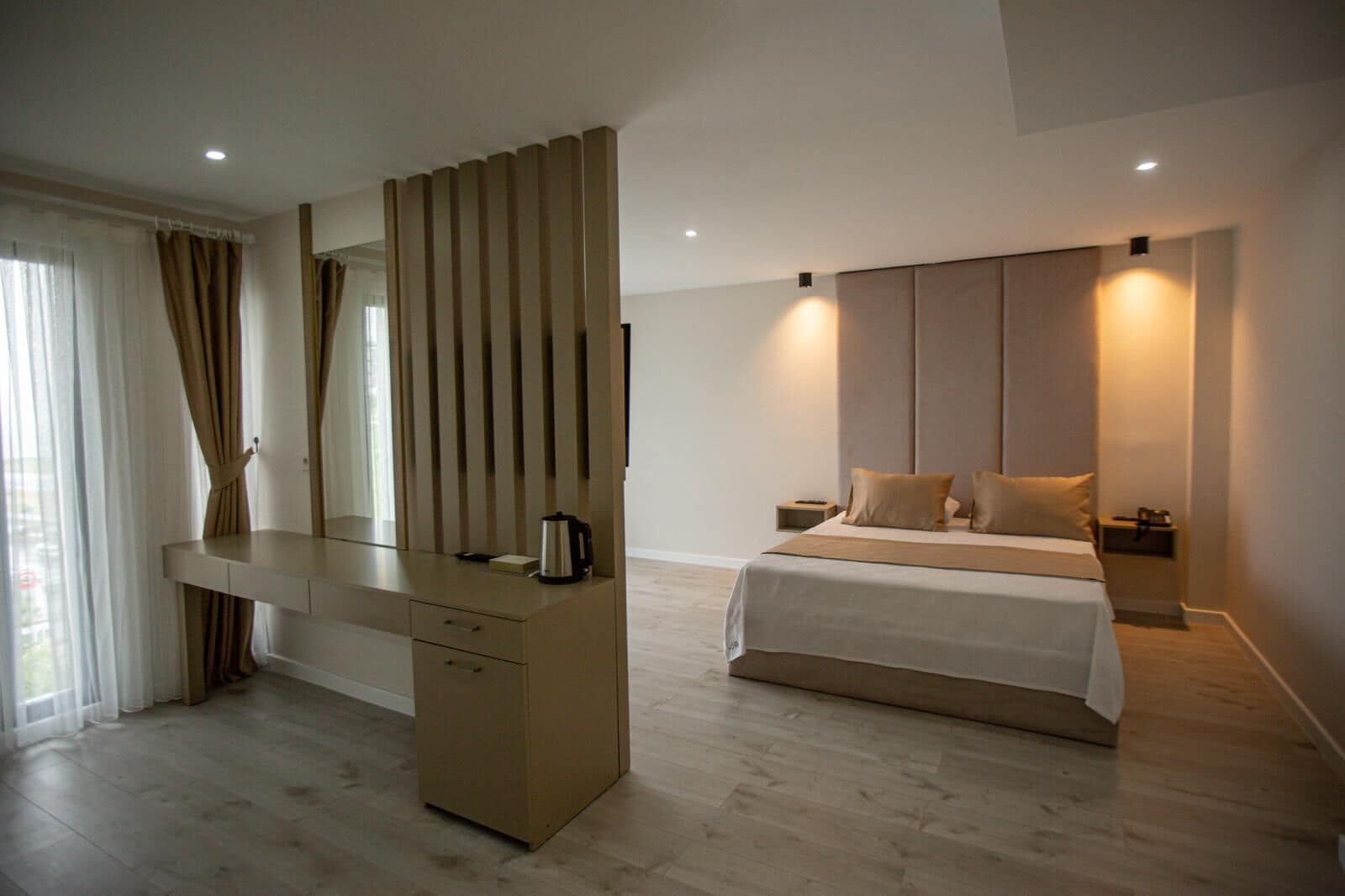 Photo - The Deck Otel
