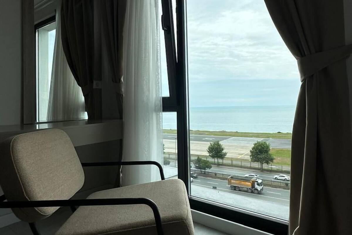 Habitación Confort, 1 cama King size, vista al mar | Minibar, escritorio, insonorización y wifi gratis 
