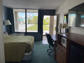 Quarto standard, 1 cama de casal | 1 quarto, individualmente decorados, individualmente mobiliados