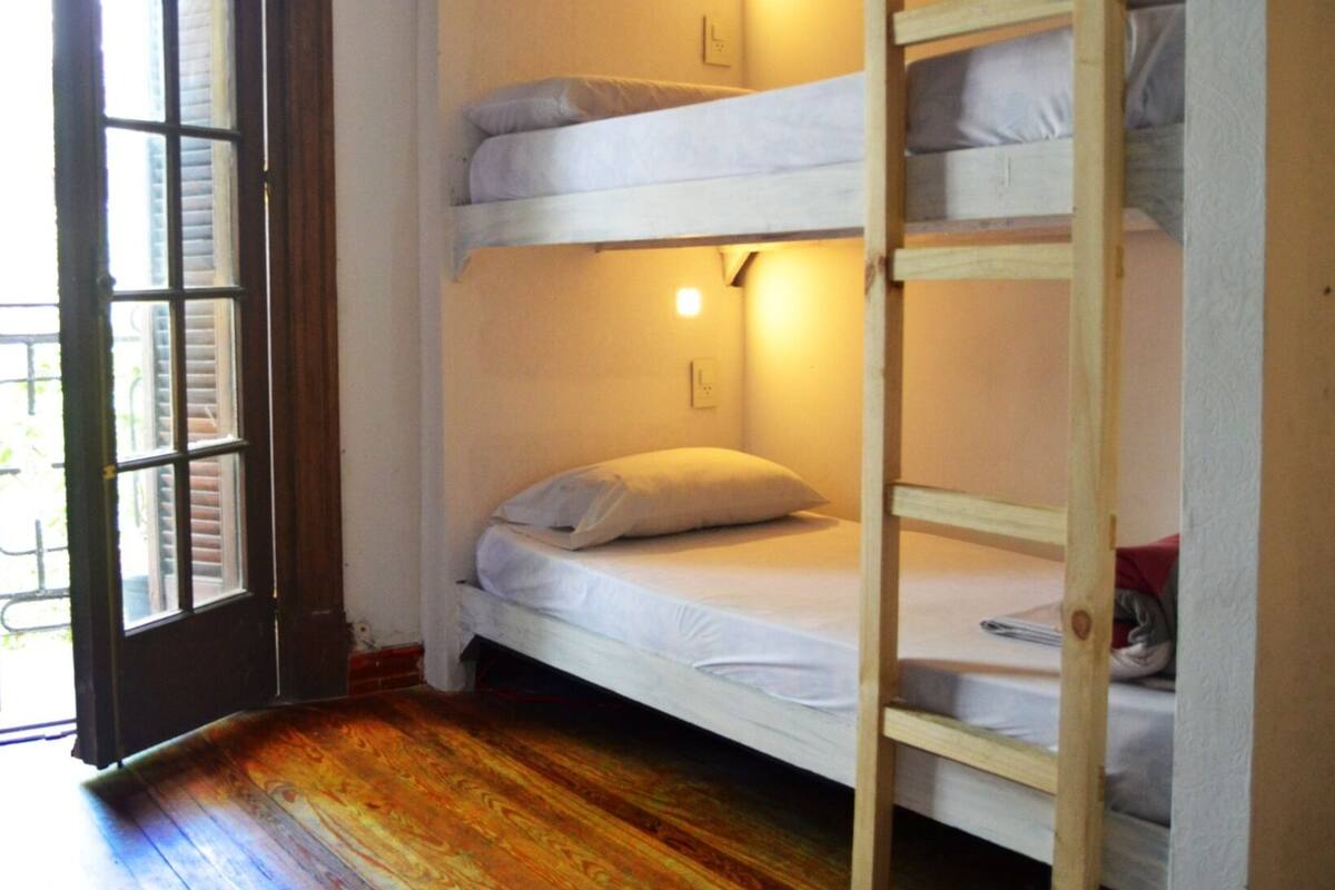 WiFi (free), bed sheets