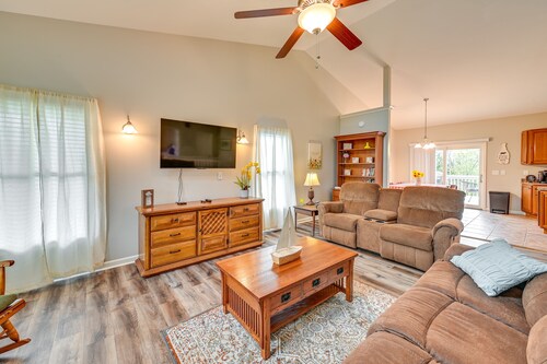 Home w/ Private Pool - 15 miles to Ark Encounter!
