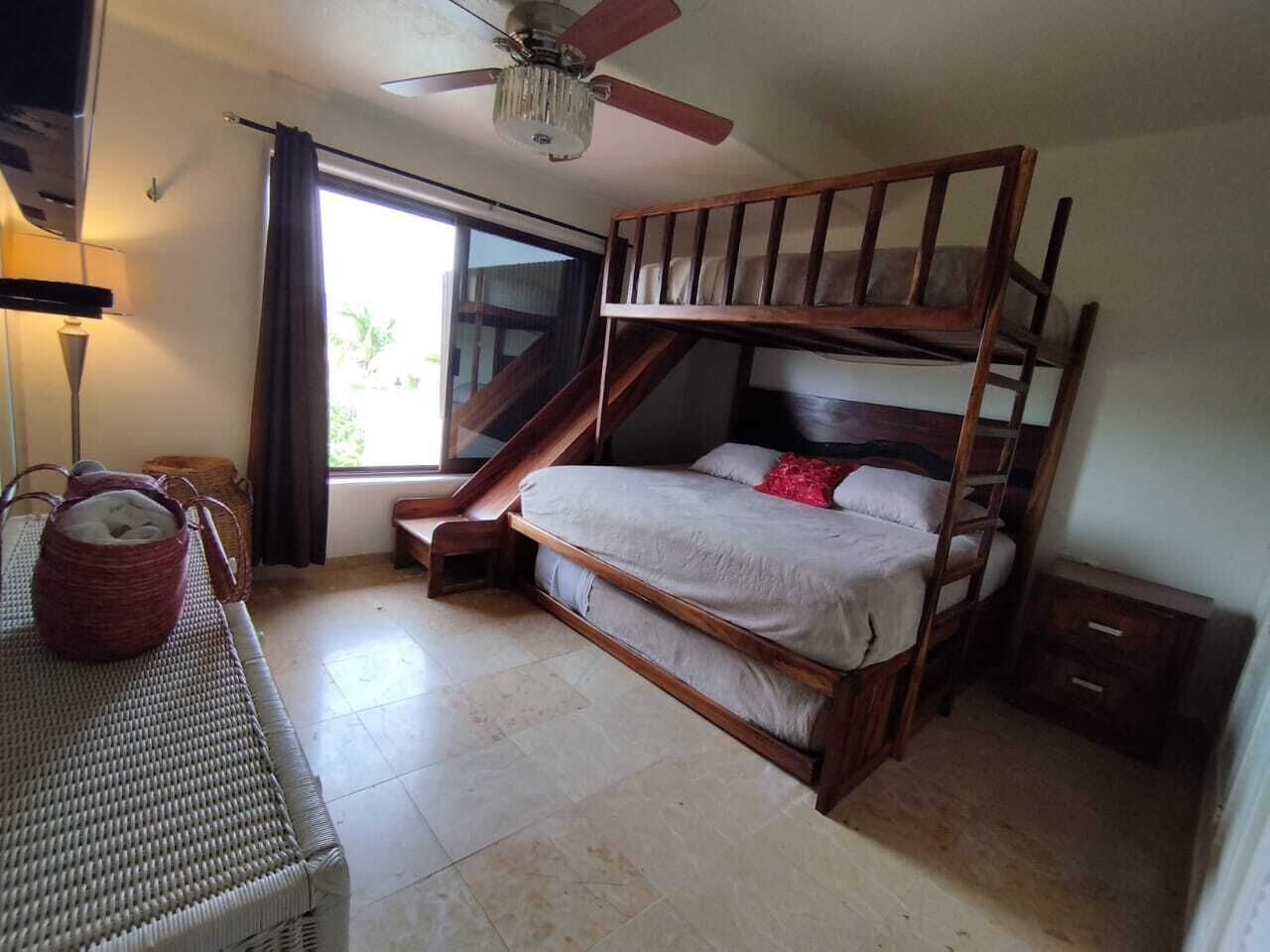 Luxury beach villa, the best IXTAPA, Safe and clean.