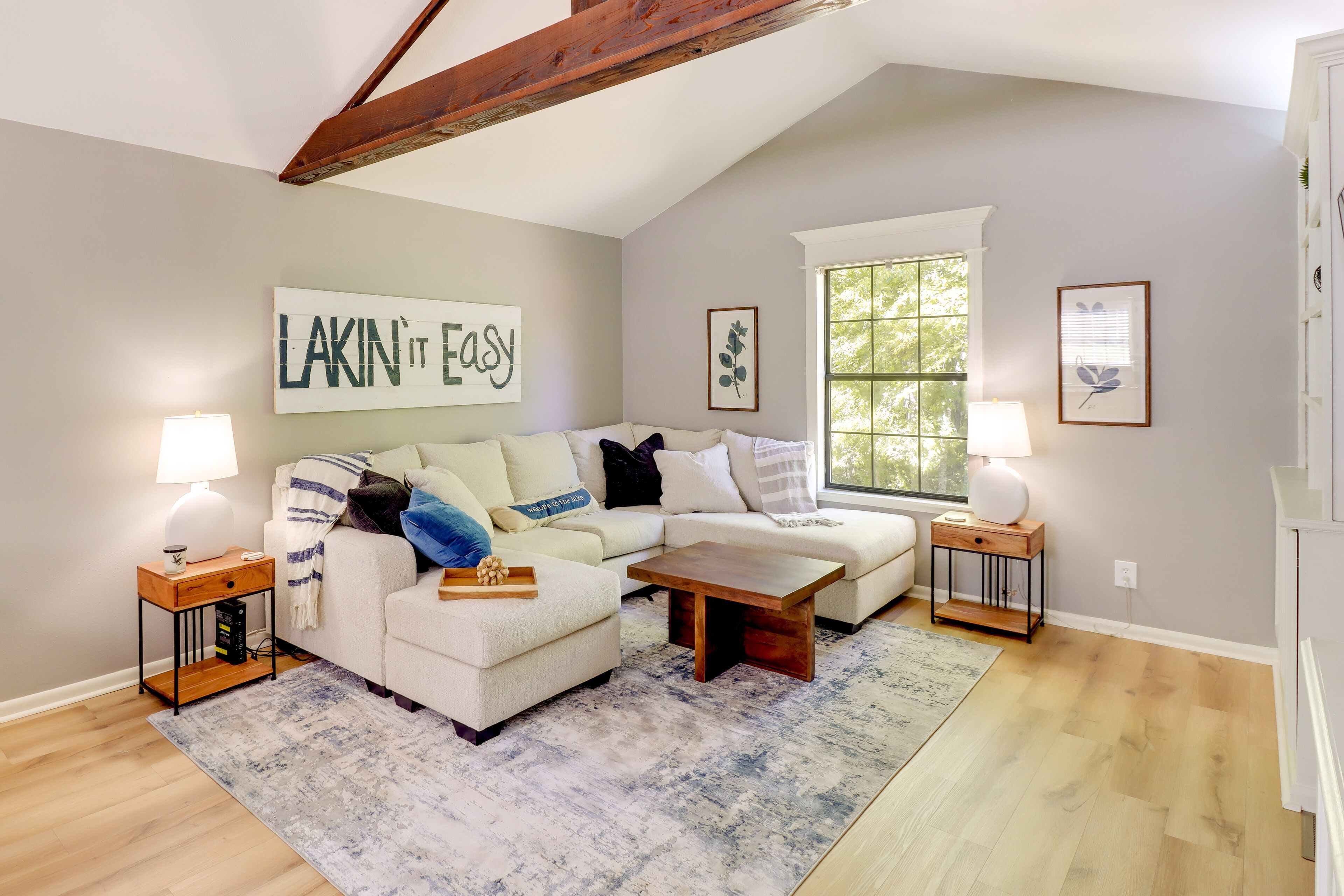 Waterfront Greers Ferry Lake Vacation Rental!