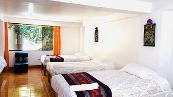 Selimut bulu angsa, Wi-Fi gratis, dan seprai linen