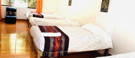 Cubrecamas, wifi gratis y ropa de cama