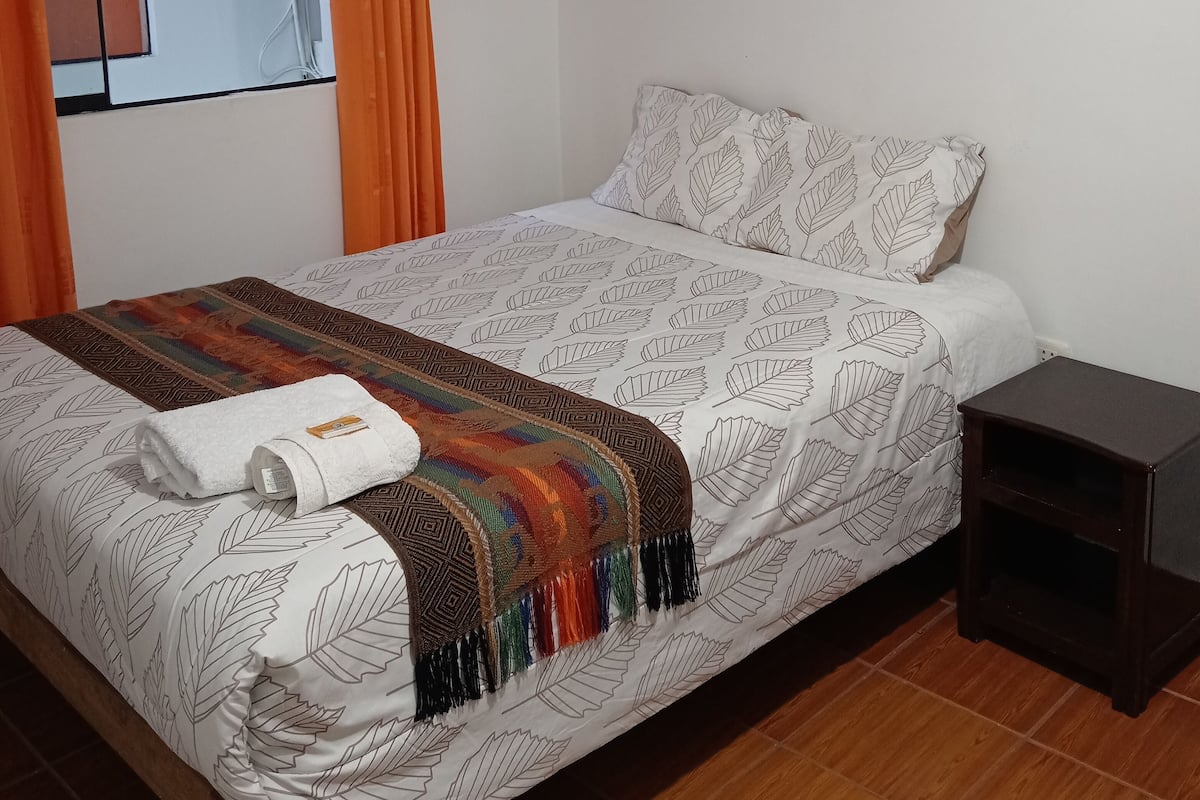 Down duvets, free WiFi, bed sheets