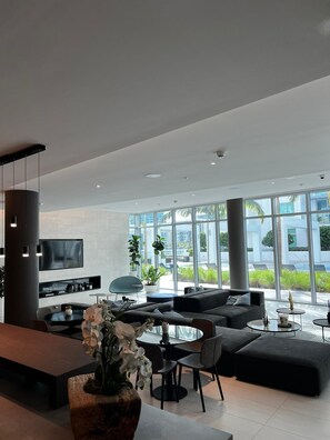 Living area - Luxury Apartment in Downtown Miami / Free Parking (Miami)