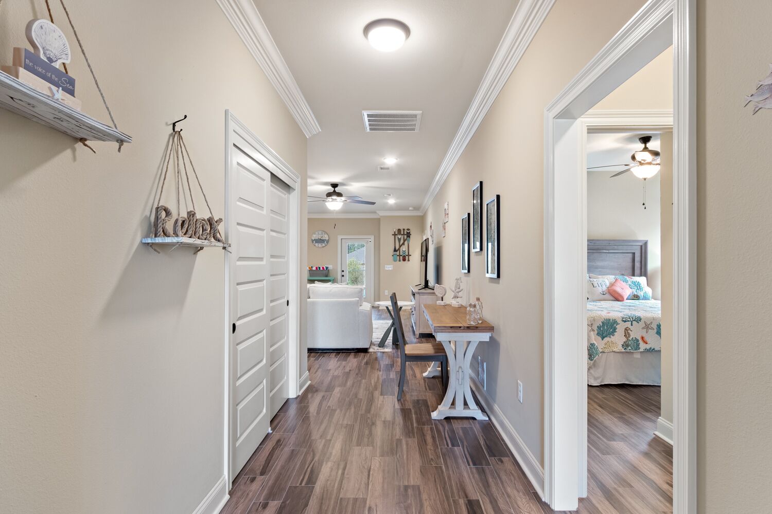 3 slaapkamers, een bureau, een strijkplank/strijkijzer, gratis wifi