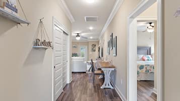 3 slaapkamers, een bureau, een strijkplank/strijkijzer, gratis wifi