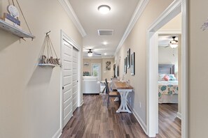 3 camere, una scrivania, ferro/asse da stiro, Wi-Fi gratuito