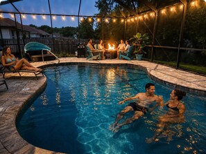 Outdoor pool - Screened pool+Climate controlled game room+Outdoor TV+Fire pit+ Near the beach! (Navarre)