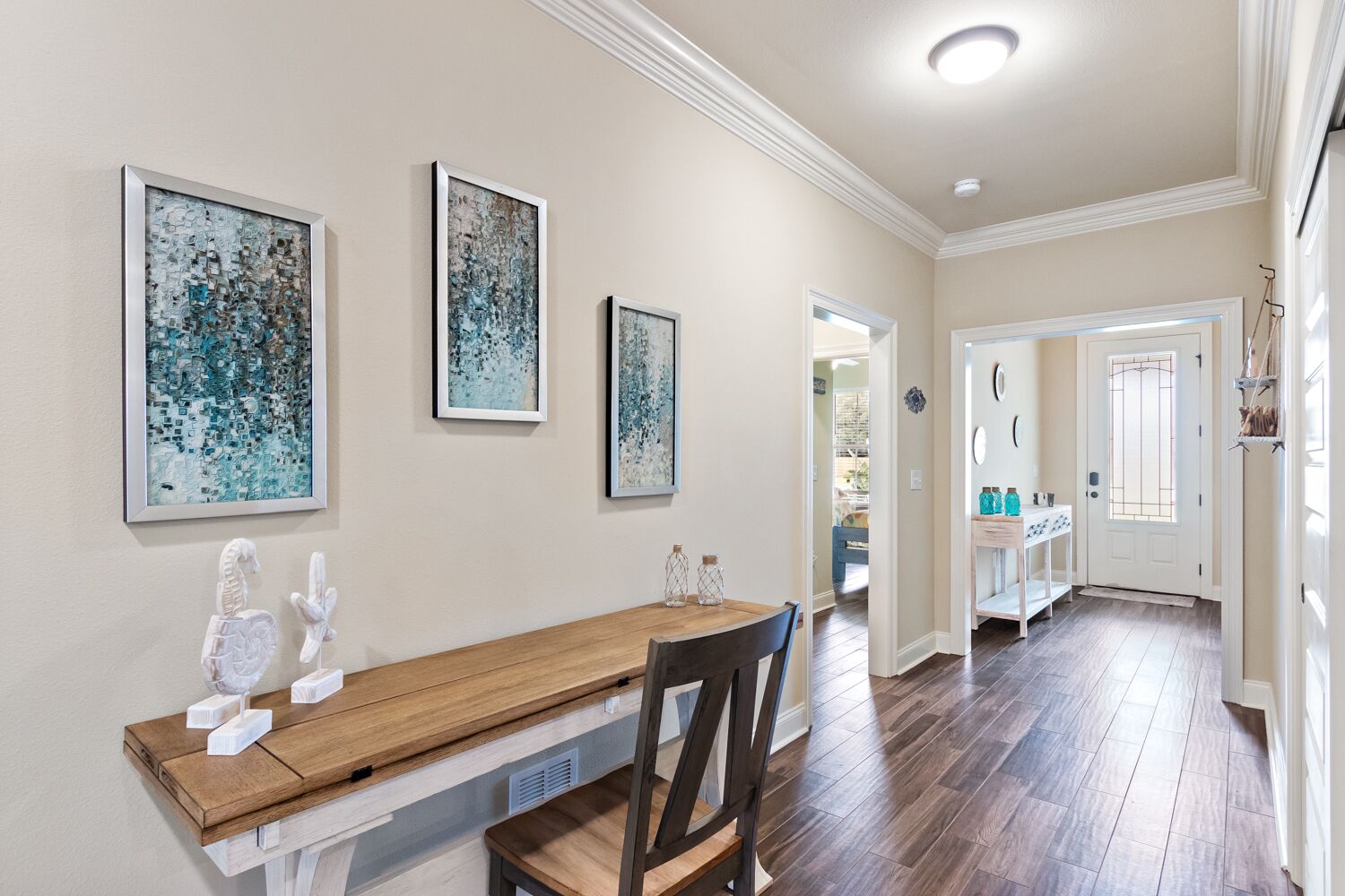 Solar Heated salt water pool! AC & Heated game room! 3 Min to beach!Family fun!