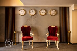 Lobby sitting area - Rekab Otel (Eskisehir)