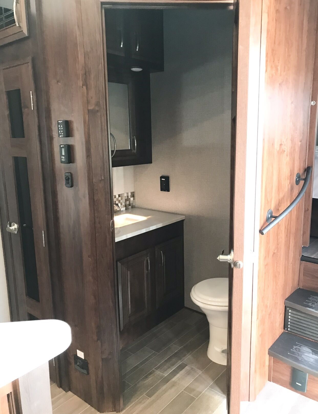 Glamping 5th Wheel Resort Style Living