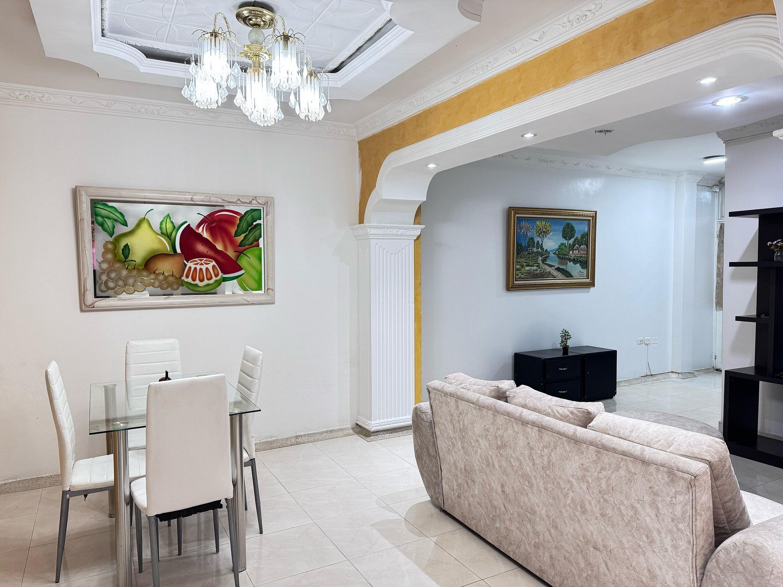 Departamento básico | Área de sala de estar | Televisión 