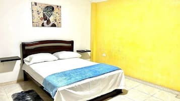 2 bedrooms, iron/ironing board, free WiFi