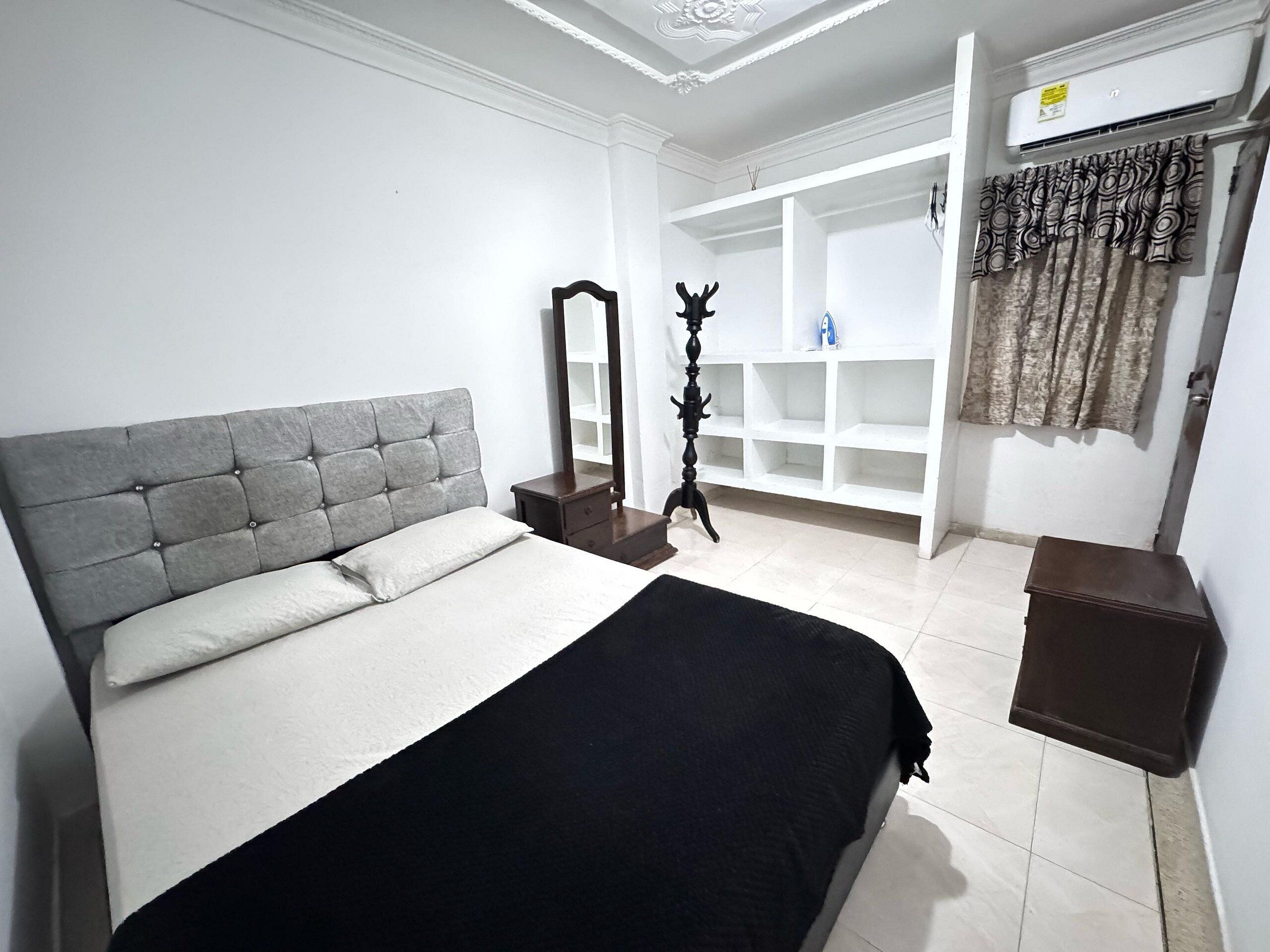 Basic Apartment | 2 bedrooms, iron/ironing board, free WiFi
