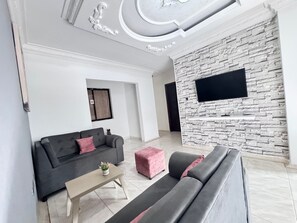 Apartemen | Area keluarga | TV