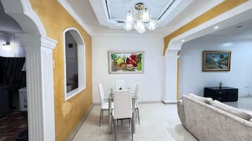 Departamento básico | Restaurantes