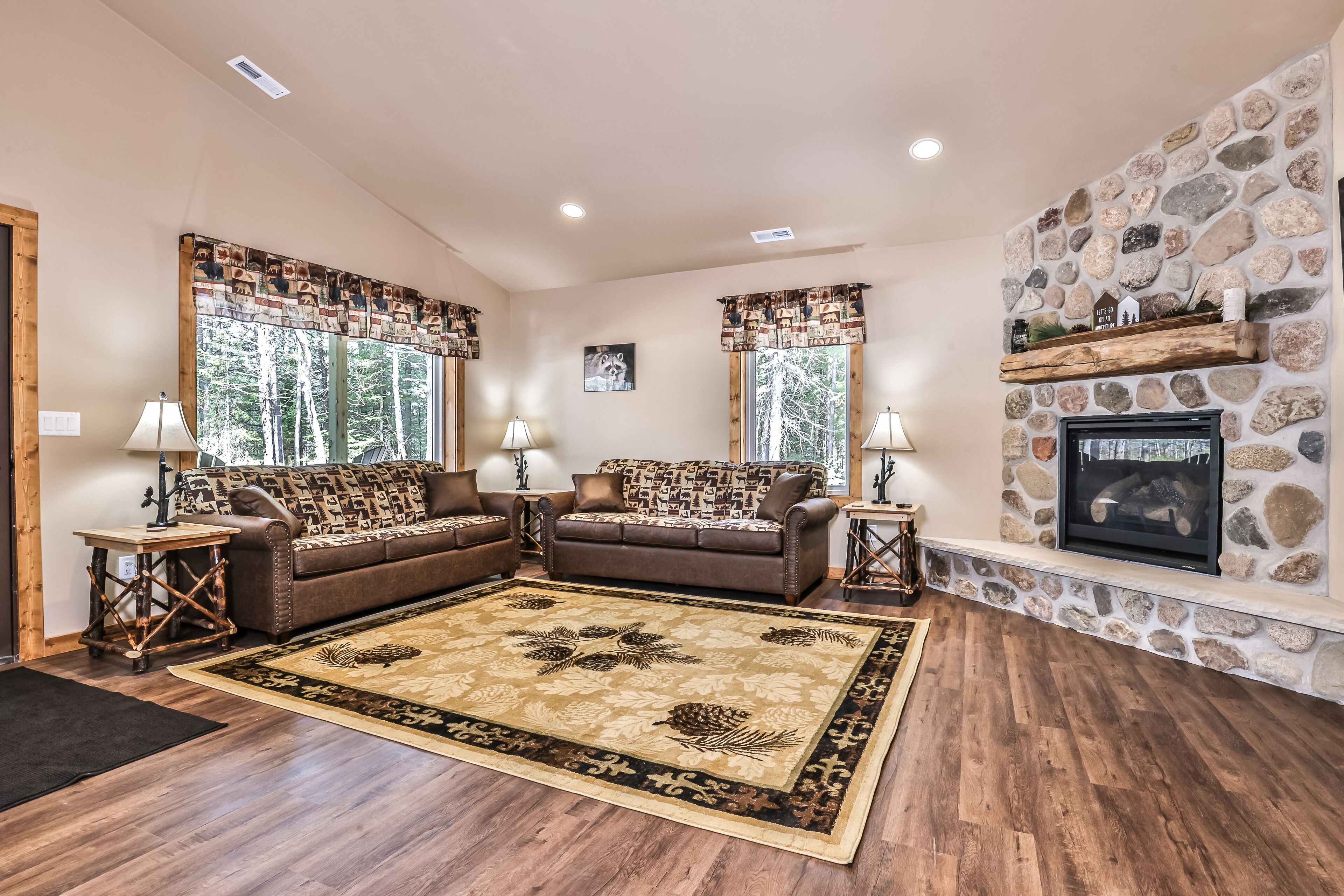 Modern dog-friendly cabins with fireplace, patio, grill, central AC, & W/D