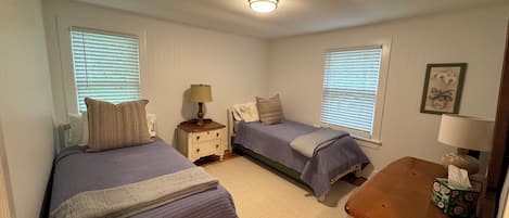 4 bedrooms, WiFi, bed sheets