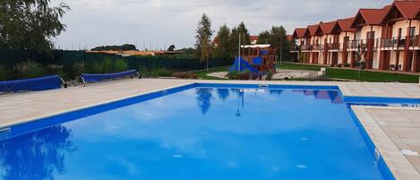 Piscine extérieure, piscine chauffée
