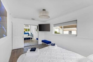 3 bedrooms, desk, iron/ironing board, free WiFi