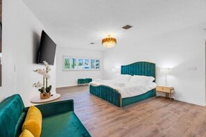 3 habitaciones, escritorio, tabla de planchar con plancha y wifi gratis 