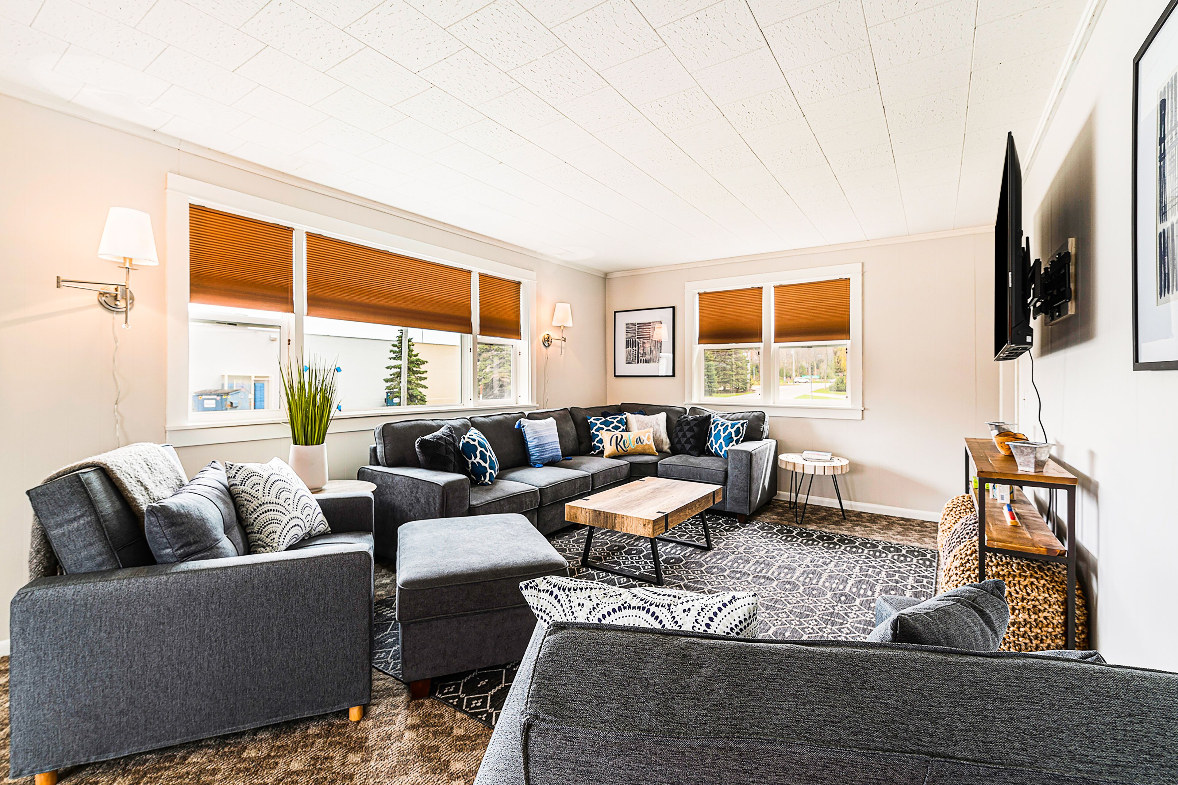 Charming home with large backyard, firepit, grill, patio, and private W/D