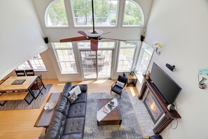 تلفزيون ذكي، مدفأة، كرة قدم الطاولة