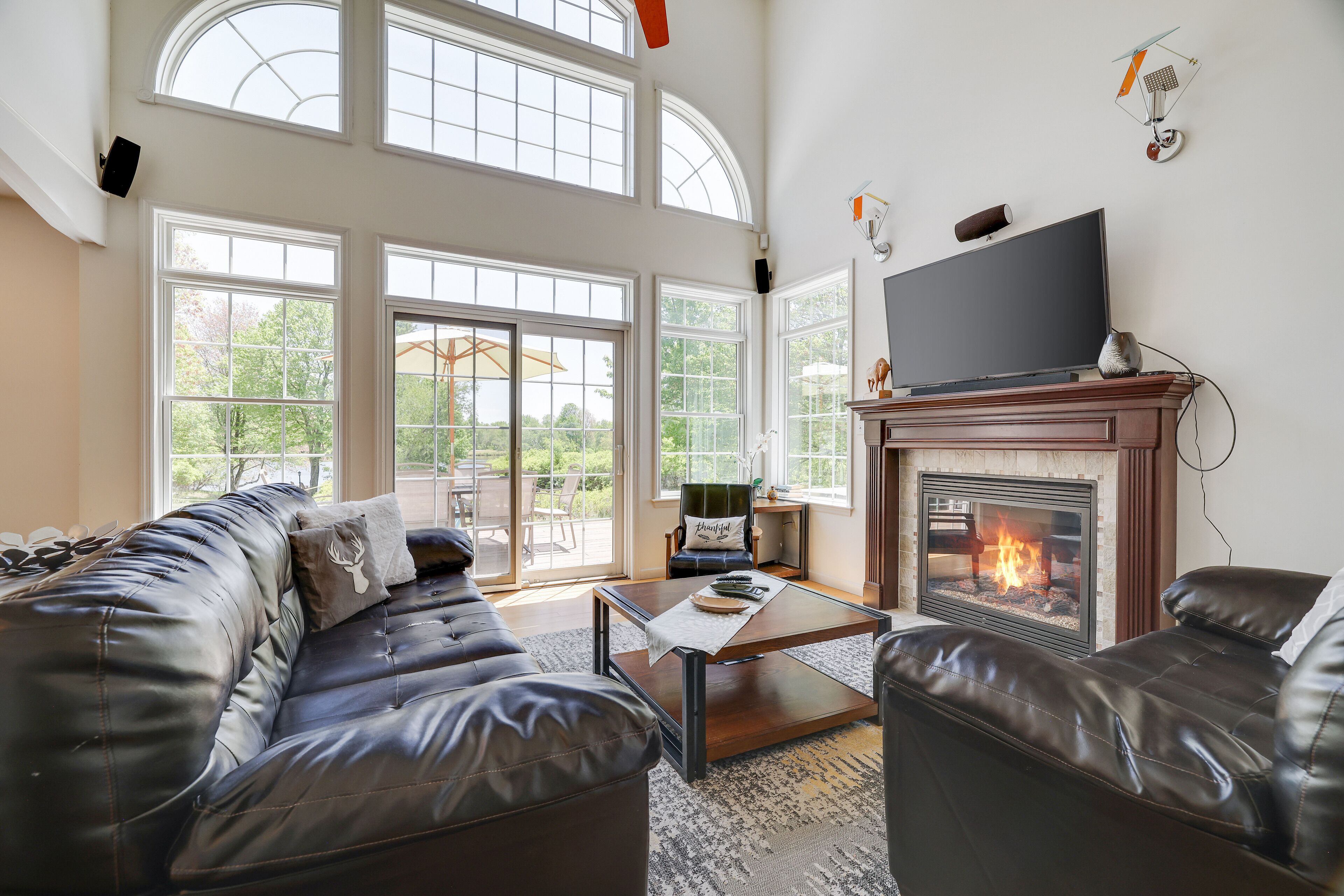 Smart TV, fireplace, table football