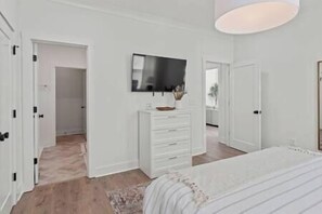 3 bedrooms, travel cot, WiFi, bed sheets