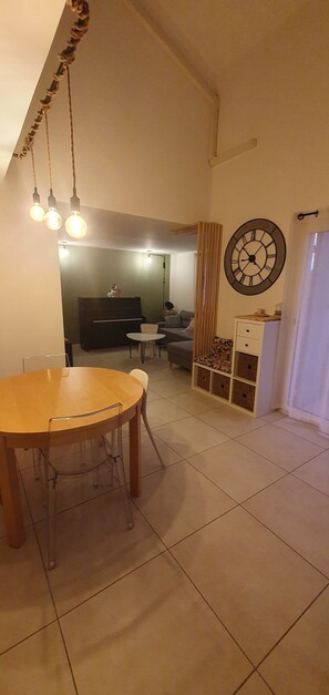 Interior - Appartement Duplex Spacieux à 300m de la Plage Avec Parking (Saint-Cyr-sur-Mer)