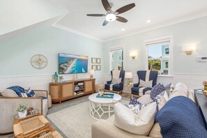 TV - Santa Rosa Beach w/ Golf Cart, Pool Access, Bikes! (Santa Rosa Beach)