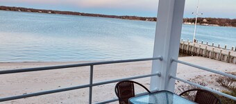 Breathtaking Waterfront Greenport Village Condo, private beach, pool, tennis