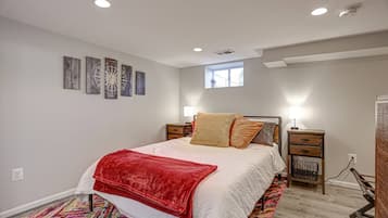 3 chambres, bureau, fer et planche à repasser, accès au Wi-Fi (inclus)