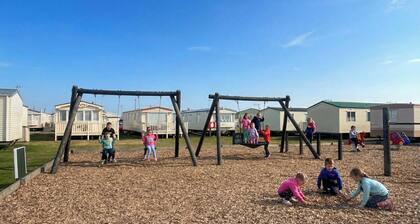 2 bed 6 berth en suite caravan Towyn