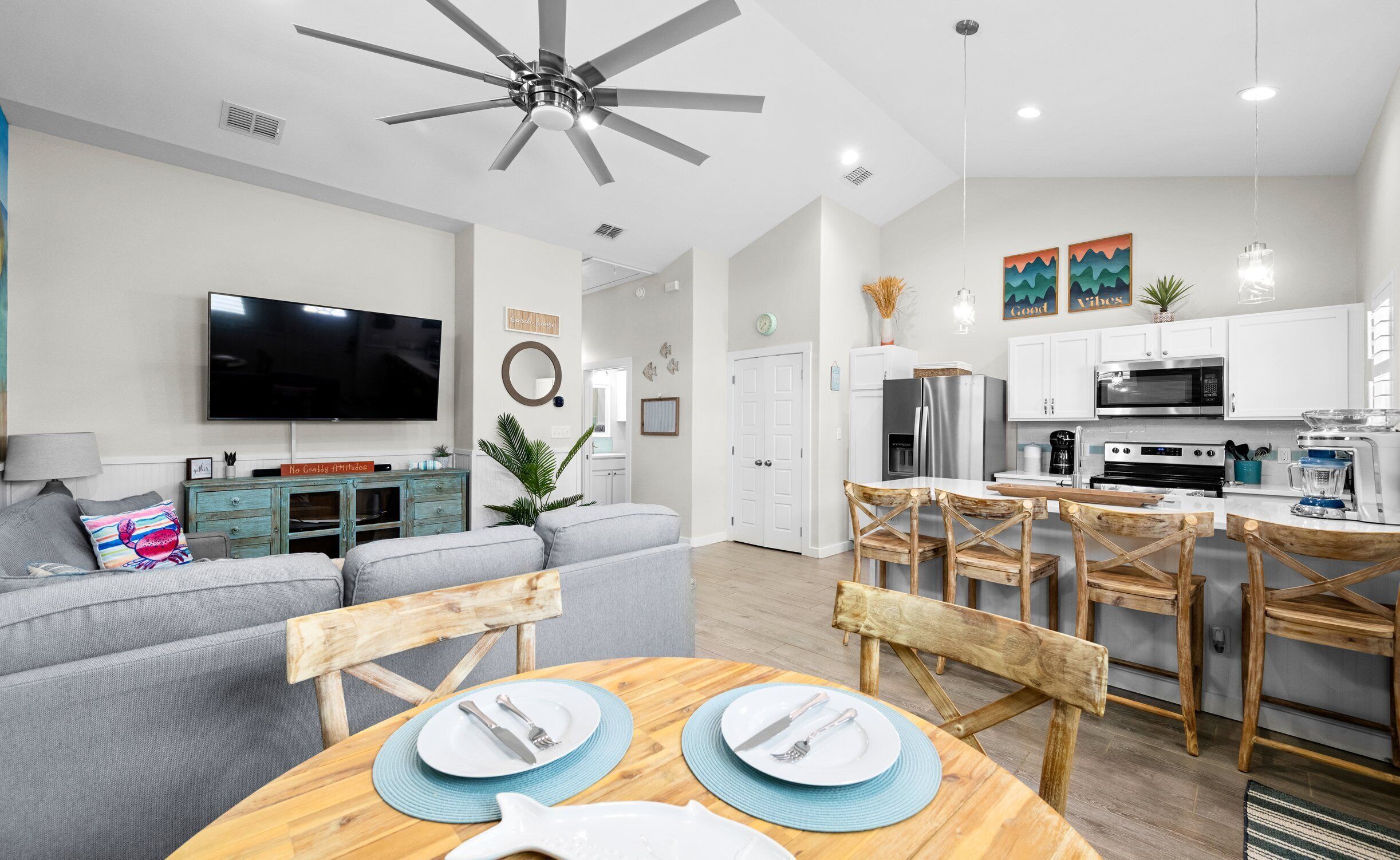 Family Summer Spot! @ The Crab Shack, Close Walk To Beach! Pool! Sunset Deck!