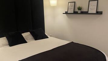 3 bedrooms, iron/ironing board, Internet